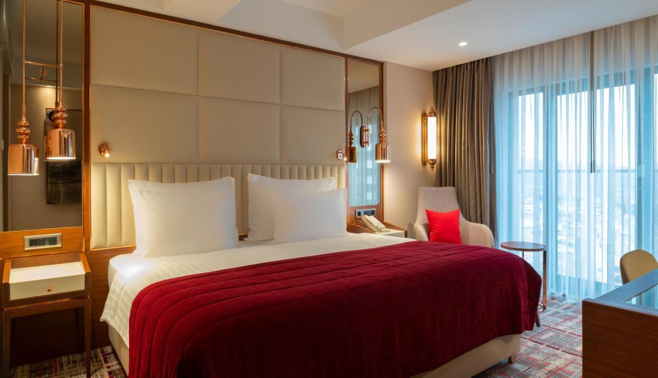 Mövenpick Hotel Istanbul Asia Airport Exteriör bild Deluxe room