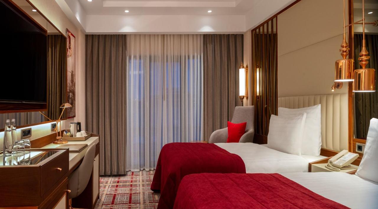 Mövenpick Hotel Istanbul Asia Airport Exteriör bild A typical room on board