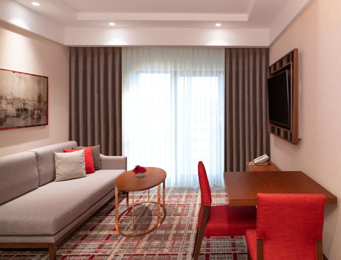 Mövenpick Hotel Istanbul Asia Airport Exteriör bild Suite